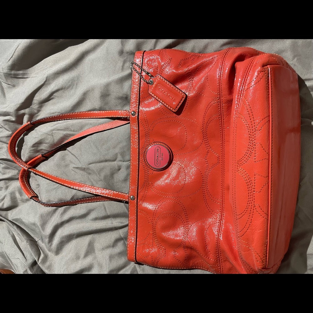 Coach purse (# K1020-F15142)